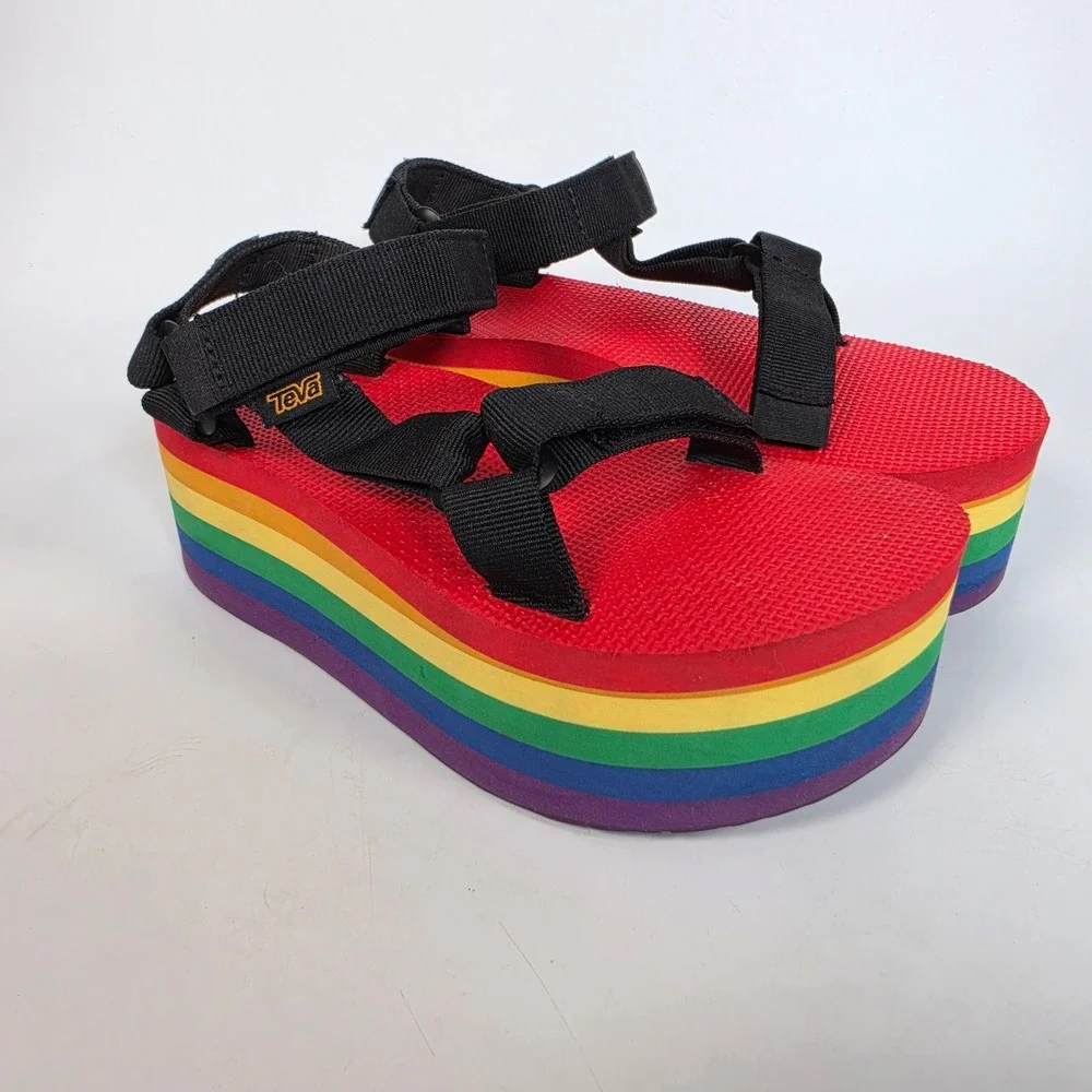 Teva X Tegan Sara Flatform Universal Pride Womens 6 Rainbow Platform Sandals